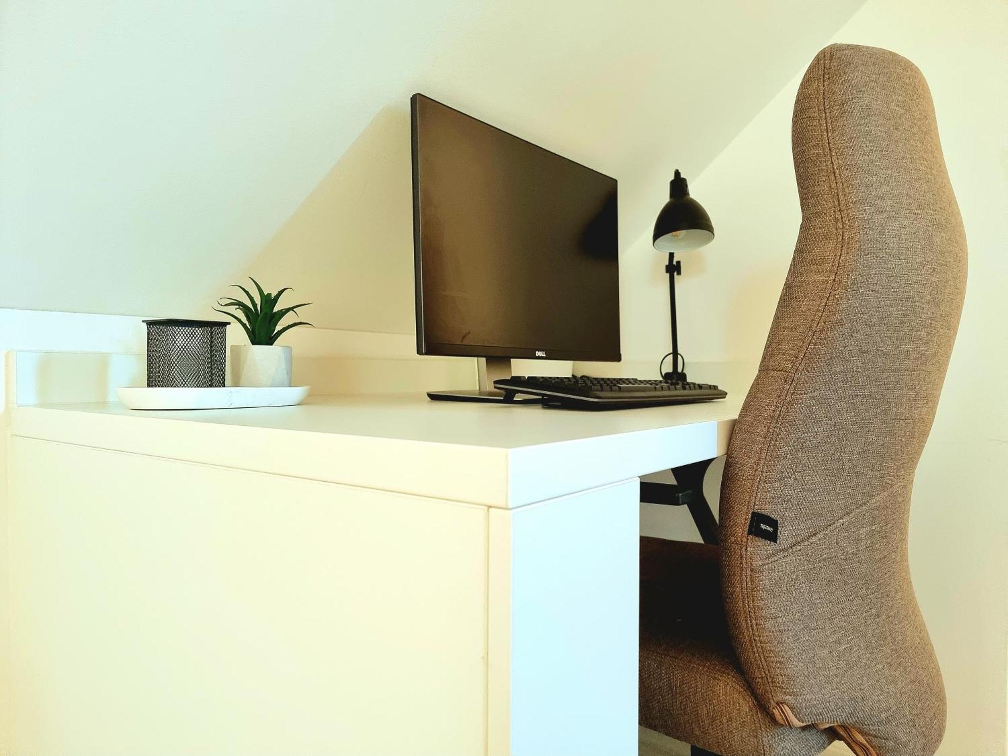 Homestay-Stylish, Zentral- Loft Apartment-Parking อินโกลชตัดต์ ภายนอก รูปภาพ